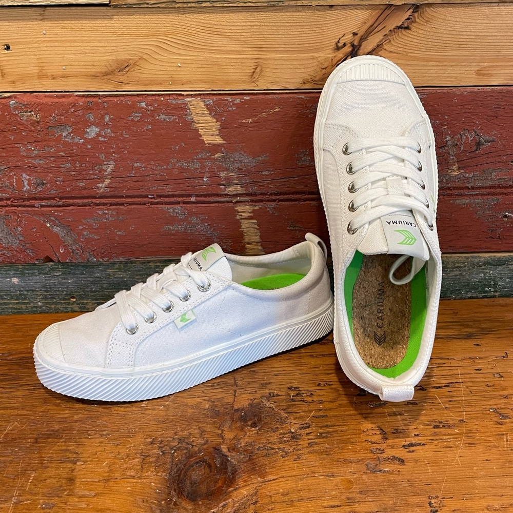 Cariuma OCA Low size 7